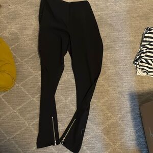 Black leggings by Lysse